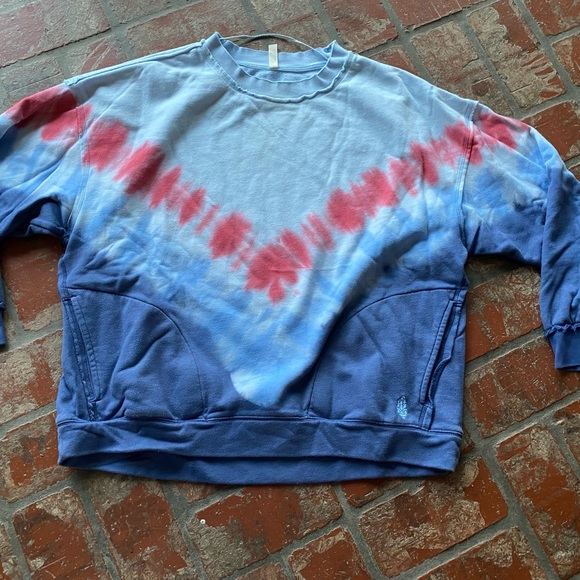 FP Movement by Free People Tops - FREE PEOPLE MOVEMENT sweatshirt - red white & blue tie dye w/pockets!! Like NEW